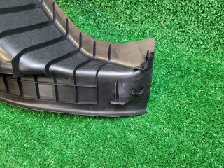 bontott SUZUKI SX4 S-Cross II Jobb hátsó Belső Küszöb Burkolat