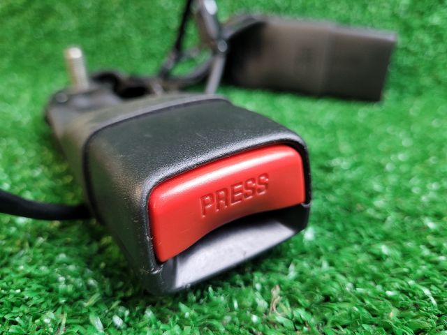 bontott SUZUKI SX4 S-Cross II Jobb hátsó Biztonsági Öv Csat