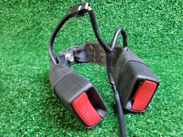 bontott SUZUKI SX4 S-Cross II Jobb hátsó Biztonsági Öv Csat