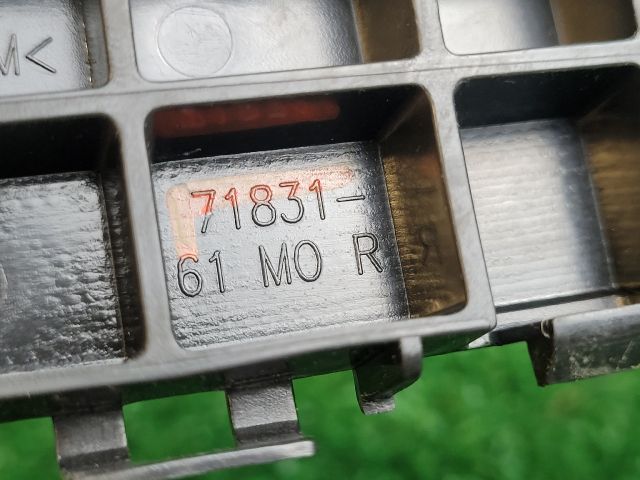 bontott SUZUKI SX4 S-Cross II Jobb hátsó Oldal Lökhárító Tartó (Műanyag)