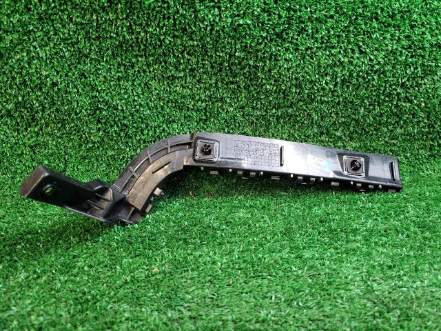 bontott SUZUKI SX4 S-Cross II Jobb hátsó Oldal Lökhárító Tartó (Műanyag)