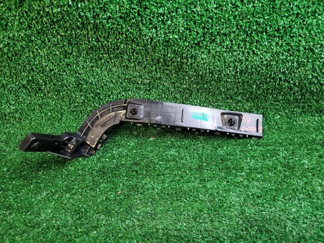 bontott SUZUKI SX4 S-Cross II Jobb hátsó Oldal Lökhárító Tartó (Műanyag)