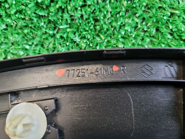 bontott SUZUKI SX4 S-Cross II Jobb hátsó Sárvédő Szélesítő