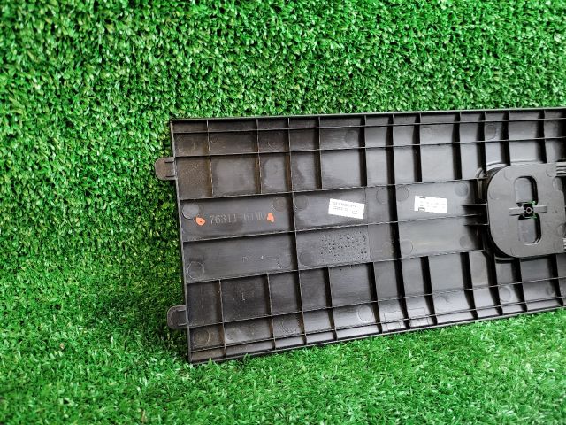 bontott SUZUKI SX4 S-Cross II Jobb hátsó Tároló Rekesz Fedél