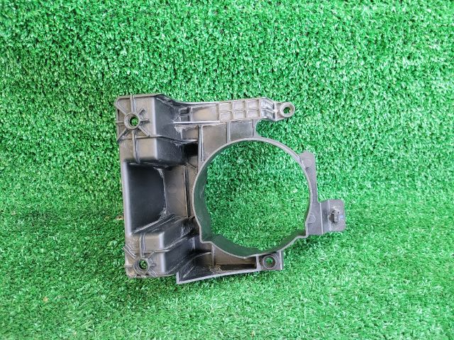 bontott SUZUKI SX4 S-Cross II Jobb Ködfényszóró Tartó