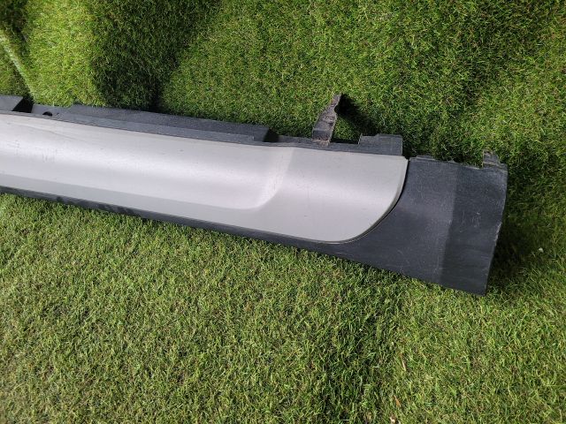 bontott SUZUKI SX4 S-Cross II Jobb Küszöb Légterelő