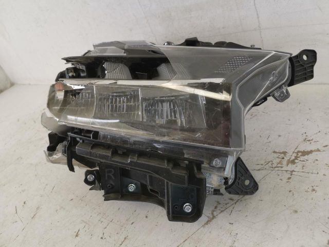 bontott SUZUKI SX4 S-Cross II Jobb Ledes Fényszóró