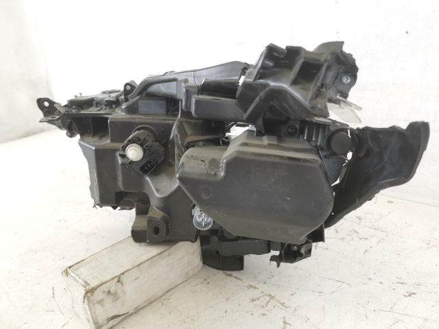 bontott SUZUKI SX4 S-Cross II Jobb Ledes Fényszóró