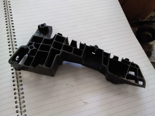 bontott SUZUKI SX4 S-Cross II Jobb Sárvédő Oldaltartó