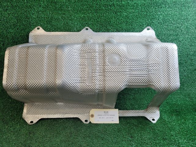 bontott SUZUKI SX4 S-Cross II Középső Kipufogó Dob Hővédő Lemez