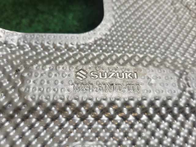 bontott SUZUKI SX4 S-Cross II Középső Kipufogó Dob Hővédő Lemez