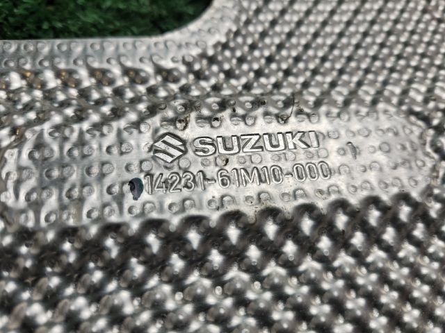 bontott SUZUKI SX4 S-Cross II Középső Kipufogó Dob Hővédő Lemez