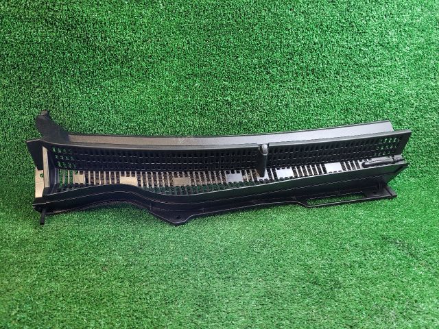 bontott SUZUKI SX4 S-Cross II Levélrács