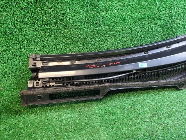 bontott SUZUKI SX4 S-Cross II Levélrács