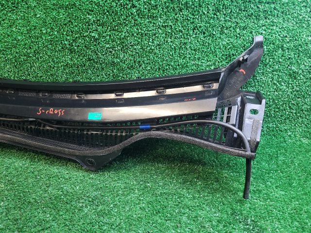 bontott SUZUKI SX4 S-Cross II Levélrács