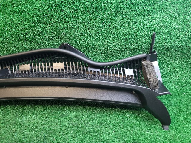 bontott SUZUKI SX4 S-Cross II Levélrács