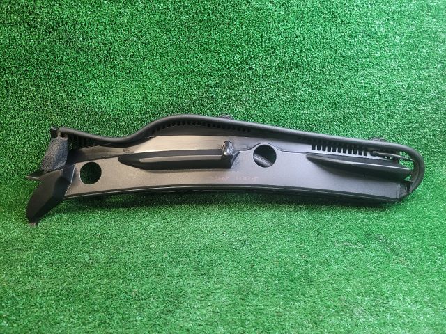 bontott SUZUKI SX4 S-Cross II Levélrács