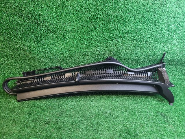 bontott SUZUKI SX4 S-Cross II Levélrács