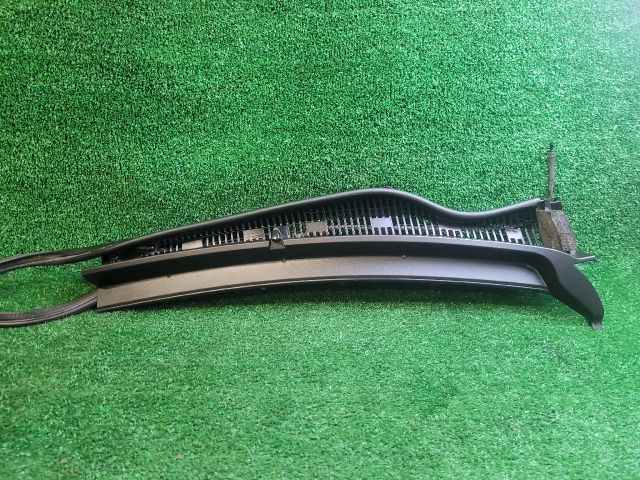 bontott SUZUKI SX4 S-Cross II Levélrács