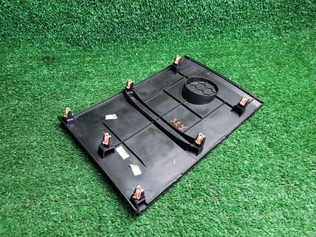 bontott SUZUKI SX4 S-Cross II Műszerfal Hangszóró Burkolat (Pozíciófüggetlen)