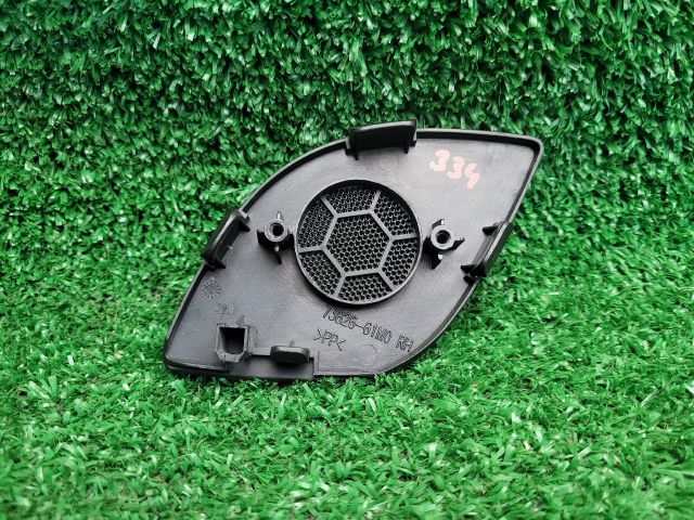 bontott SUZUKI SX4 S-Cross II Műszerfal Jobb Hangszóró Burkolat