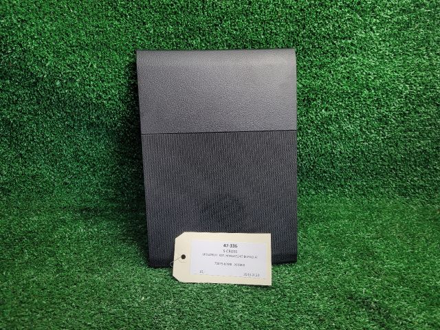 bontott SUZUKI SX4 S-Cross II Műszerfal Középső Hangszóró Burkolat