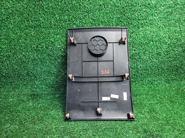 bontott SUZUKI SX4 S-Cross II Műszerfal Középső Hangszóró Burkolat