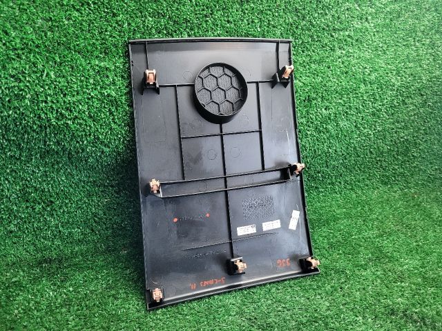 bontott SUZUKI SX4 S-Cross II Műszerfal Középső Hangszóró Burkolat