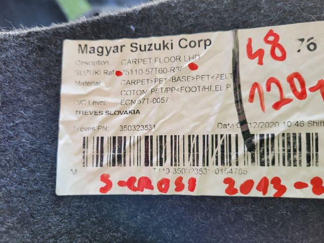 bontott SUZUKI SX4 S-Cross II Padlószőnyeg