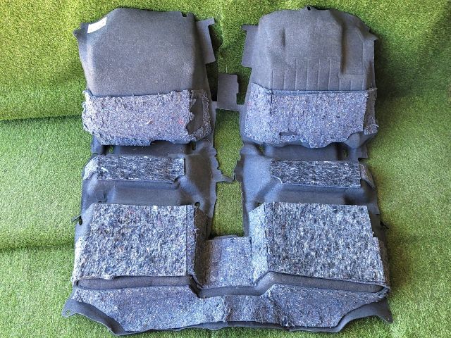 bontott SUZUKI SX4 S-Cross II Padlószőnyeg