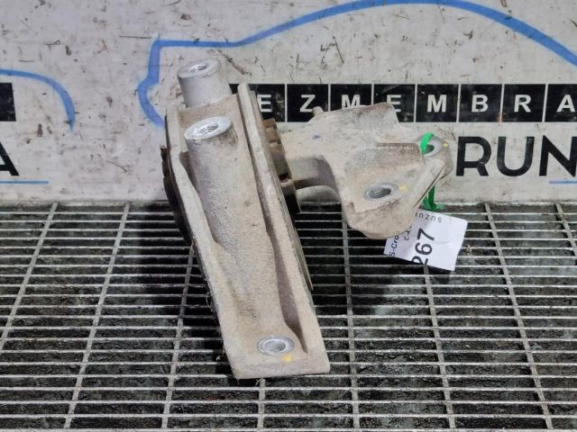 bontott SUZUKI SX4 S-Cross II Tartó Bak