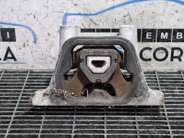 bontott SUZUKI SX4 S-Cross II Tartó Bak