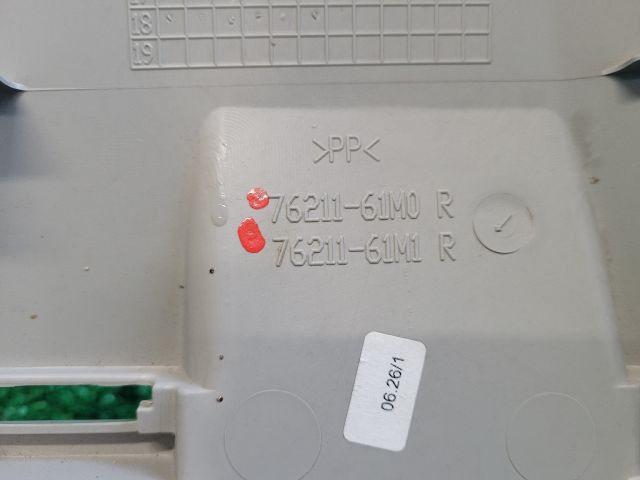 bontott SUZUKI SX4 S-Cross Jobb B Oszlop Burkolat