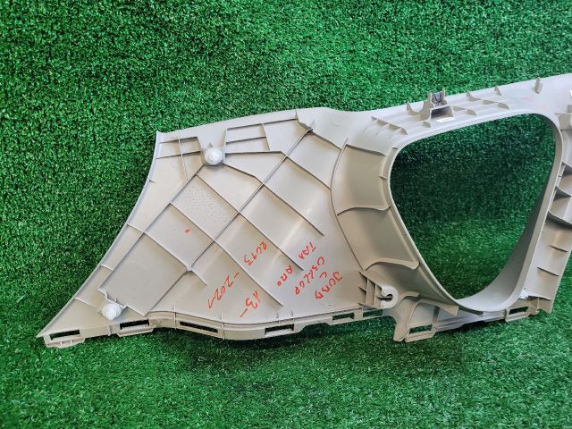 bontott SUZUKI SX4 S-Cross Jobb C Oszlop Burkolat