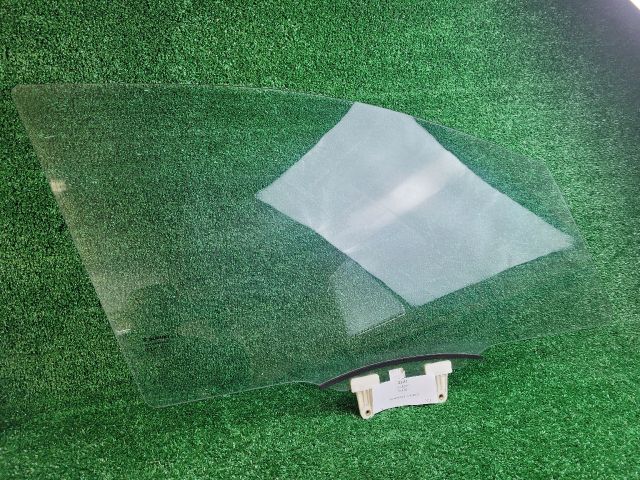 bontott SUZUKI SX4 S-Cross Jobb első Ablak