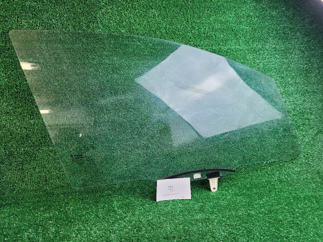 bontott SUZUKI SX4 S-Cross Jobb első Ablak