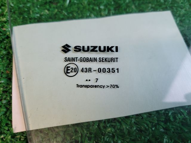 bontott SUZUKI SX4 S-Cross Jobb első Ablak