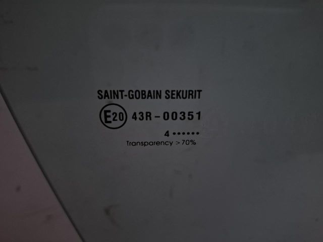 bontott SUZUKI SX4 S-Cross Jobb első Ablak