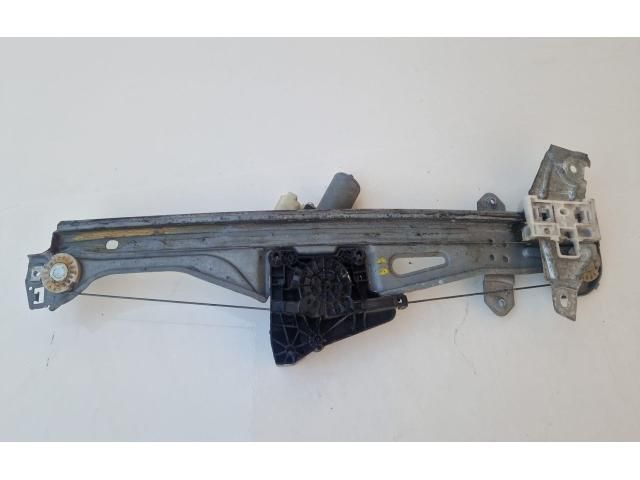 bontott SUZUKI SX4 S-Cross Jobb első Ablakemelő Szerkezet (Elektromos)