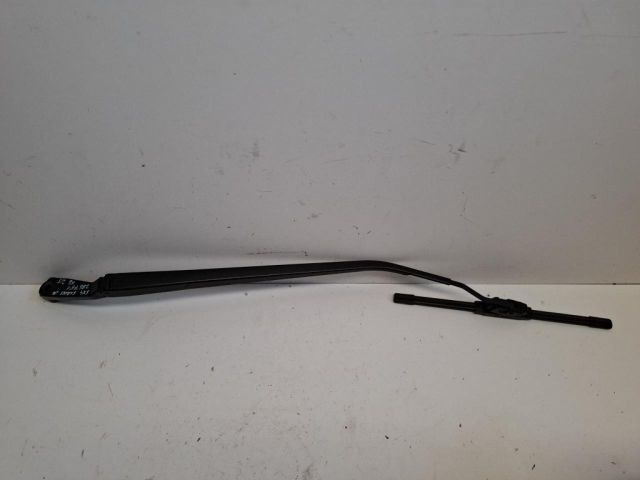 bontott SUZUKI SX4 S-Cross Jobb első Ablaktörlő Kar