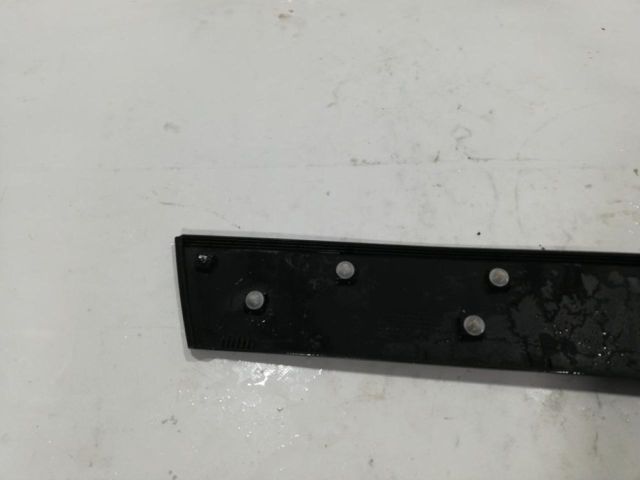 bontott SUZUKI SX4 S-Cross Jobb első Ajtó Díszléc