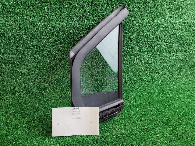 bontott SUZUKI SX4 S-Cross Jobb első Fixüveg (Ajtóban)