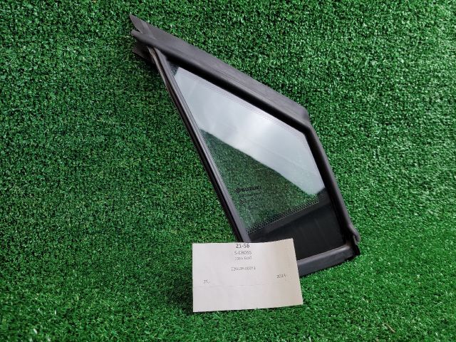 bontott SUZUKI SX4 S-Cross Jobb első Fixüveg (Ajtóban)