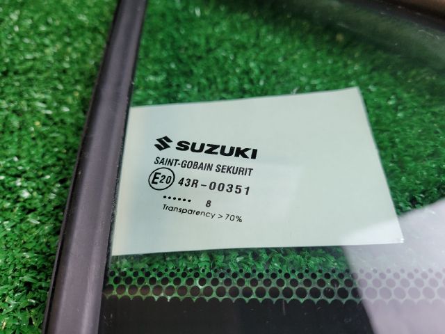 bontott SUZUKI SX4 S-Cross Jobb első Fixüveg (Ajtóban)