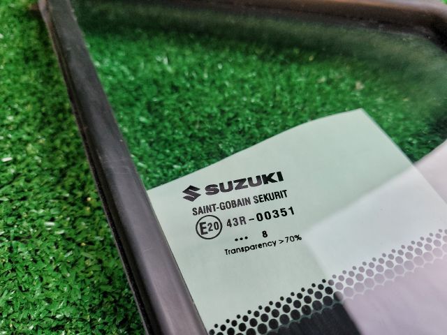 bontott SUZUKI SX4 S-Cross Jobb első Fixüveg (Ajtóban)