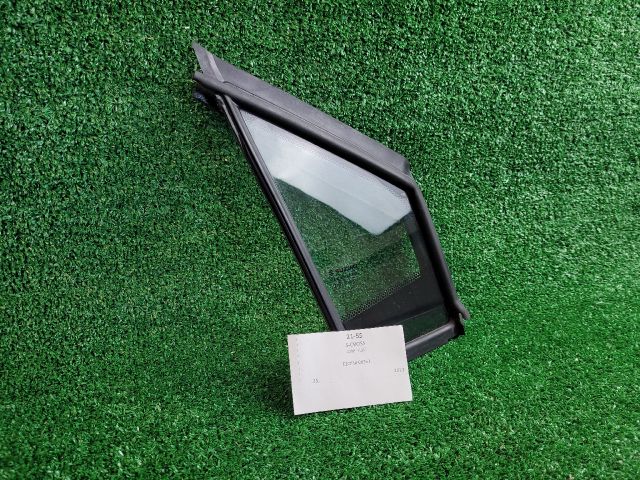 bontott SUZUKI SX4 S-Cross Jobb első Fixüveg (Ajtóban)