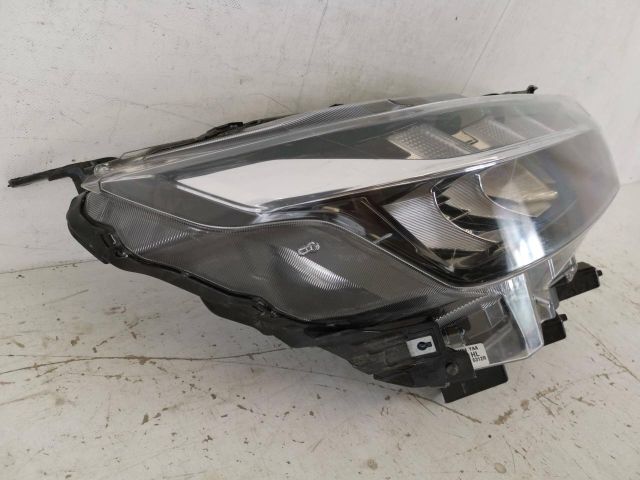 bontott SUZUKI SX4 S-Cross Jobb Fényszóró