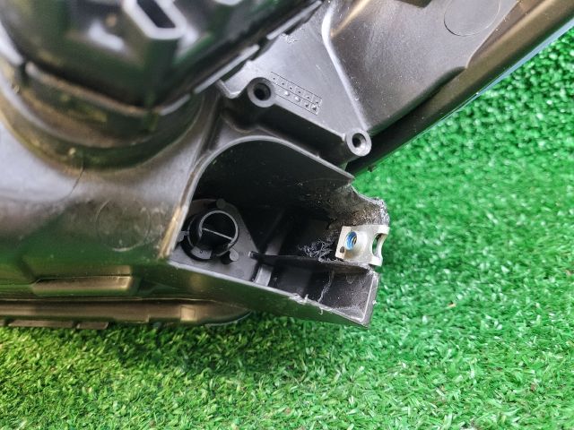 bontott SUZUKI SX4 S-Cross Jobb Fényszóró