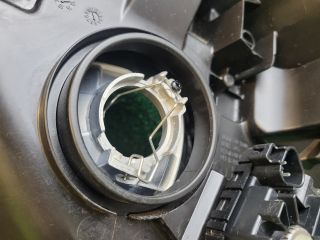 bontott SUZUKI SX4 S-Cross Jobb Fényszóró