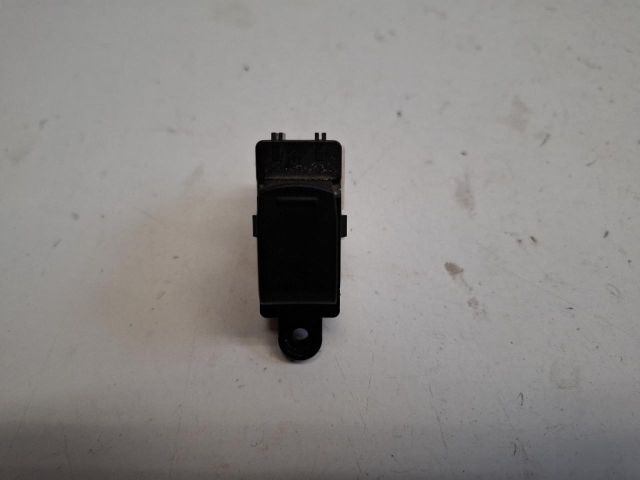 bontott SUZUKI SX4 S-Cross Jobb hátsó Ablakemelő Kapcsoló